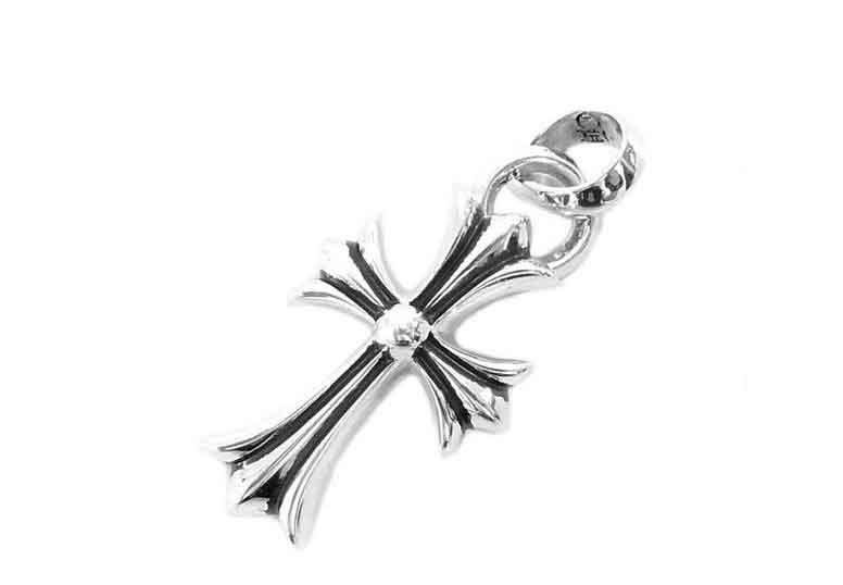 クロムハーツ ペンダントトップ 代表アイテム「 CHクロスペンダントwithベイル」 画像